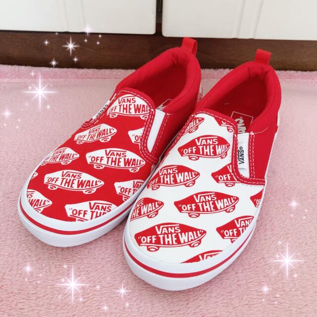 VANS(ヴァンズ)の☆VANSバンズ☆ロゴデザイン☆スリッポン スニーカー☆21cmレッド新品 キッズ/ベビー/マタニティのキッズ靴/シューズ(15cm~)(スリッポン)の商品写真