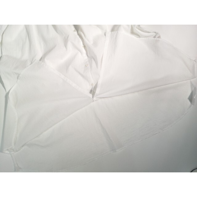 URBAN RESEARCH ROSSO(アーバンリサーチロッソ)の白　コットンボイルシャツワンピース  ロング　春夏 レディースのワンピース(ロングワンピース/マキシワンピース)の商品写真