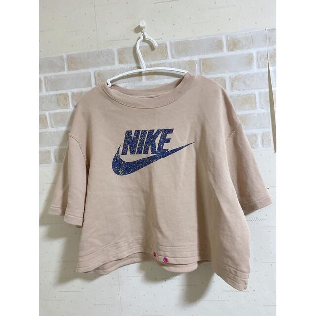 NIKE(ナイキ)のナイキ　NIKE クロップドショート丈tシャツ  半袖 レディースのトップス(Tシャツ(半袖/袖なし))の商品写真