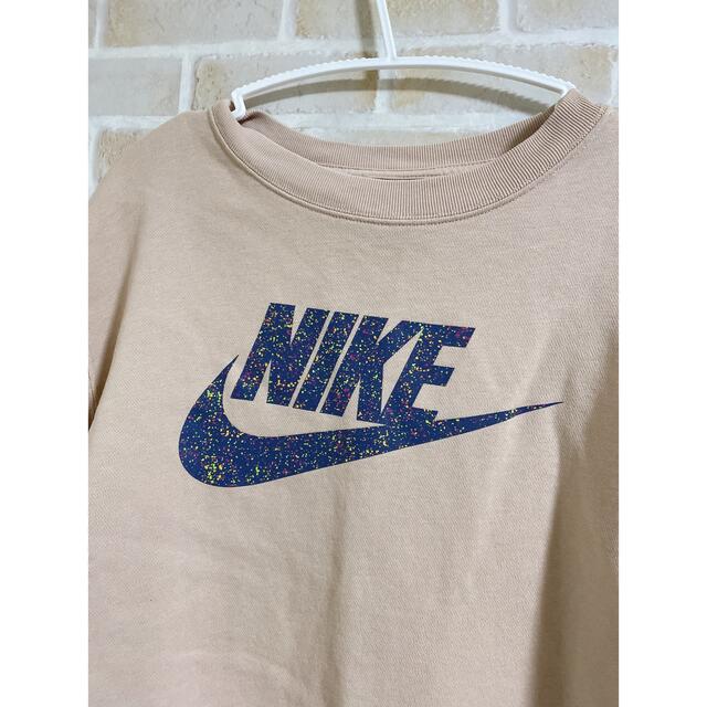 NIKE(ナイキ)のナイキ　NIKE クロップドショート丈tシャツ  半袖 レディースのトップス(Tシャツ(半袖/袖なし))の商品写真