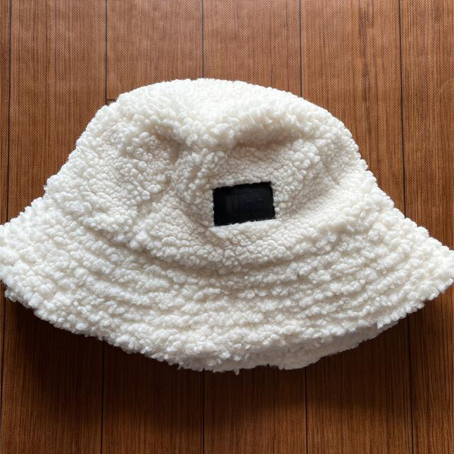 UGG(アグ)のUGG  ALL SHERPA BUCKET HAT  オフ レディースの帽子(ハット)の商品写真