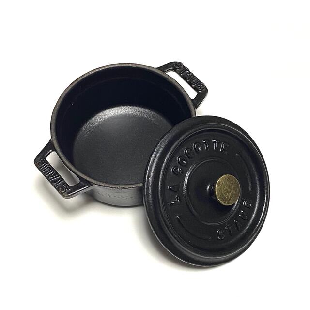 STAUB(ストウブ)のストウブ staub ピコ・ココット ラウンド ブラック サイズ 10cm インテリア/住まい/日用品のキッチン/食器(鍋/フライパン)の商品写真