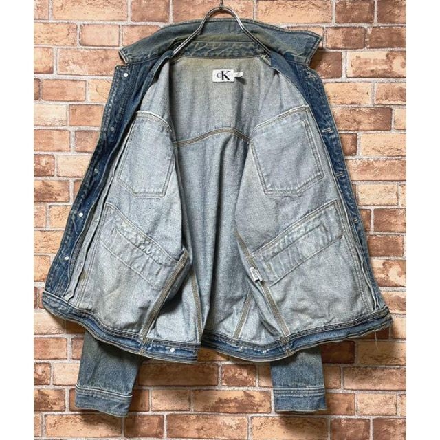 カルバンクラインジーンズ　デニムジャケット　Gジャン　革ロゴ　大きめサイズ　M. メンズのジャケット/アウター(Gジャン/デニムジャケット)の商品写真