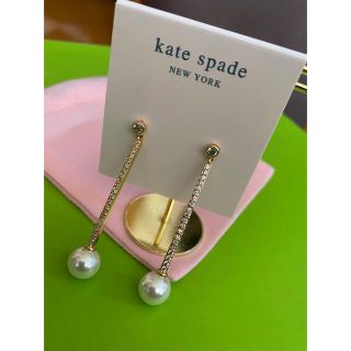 ケイトスペードニューヨーク(kate spade new york)のKate spade ジルコニアライン　パールピアス　【新品】(ピアス)