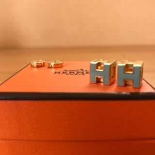 HERMES エルメス　Hキューブ ゴールド × ライトブルー ピアス