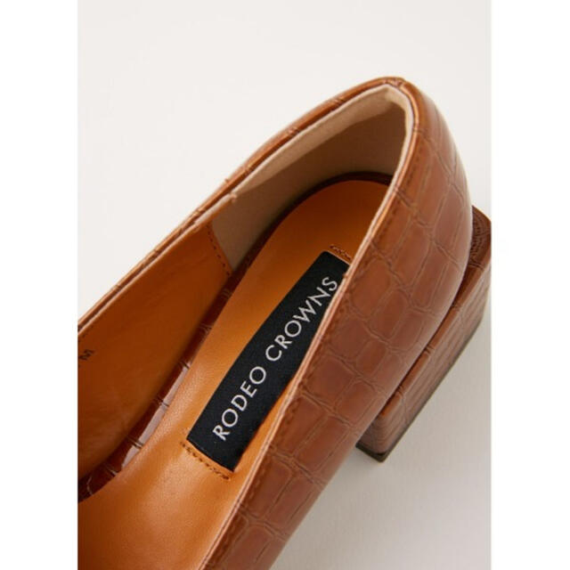 RODEO CROWNS WIDE BOWL(ロデオクラウンズワイドボウル)のロデオクラウン　スクエア ヒール パンプス レディースの靴/シューズ(ハイヒール/パンプス)の商品写真