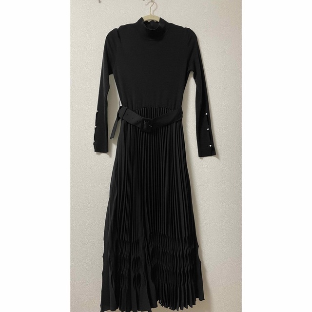 Her lip to pleated wool blend long dress