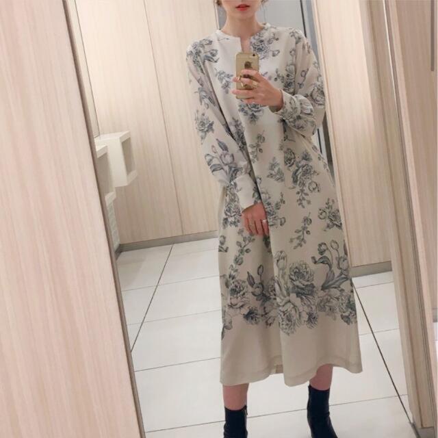 Ameri VINTAGE(アメリヴィンテージ)のAMERI  REHEMA KEY NECK DRESS 花柄 レディースのワンピース(ロングワンピース/マキシワンピース)の商品写真