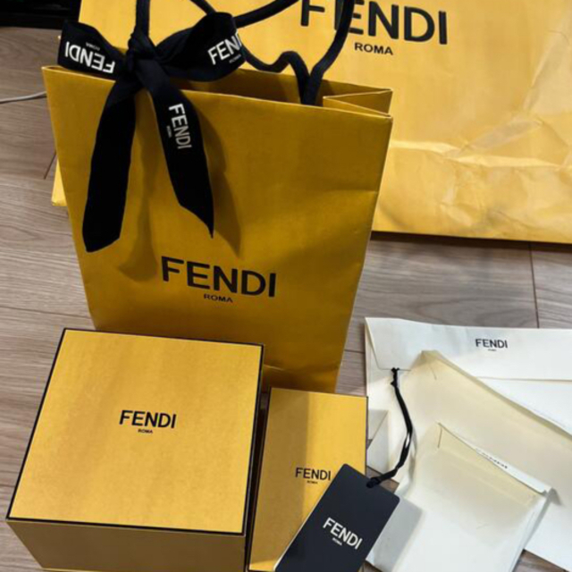 FENDI 紙袋とギフトBOX りぼんセット | フリマアプリ ラクマ