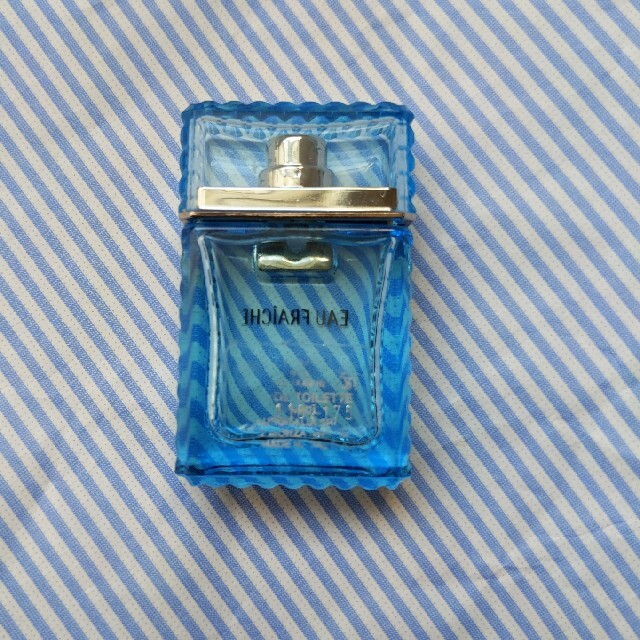 VERSACE(ヴェルサーチ)のヴェルサーチ　マン オーフレッシュ　5ml 香水　中古　送料無料 コスメ/美容の香水(香水(男性用))の商品写真