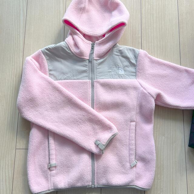 THE NORTH FACE(ザノースフェイス)のノースフェイス  キッズパーカー　ピンク130 キッズ/ベビー/マタニティのキッズ服男の子用(90cm~)(ジャケット/上着)の商品写真