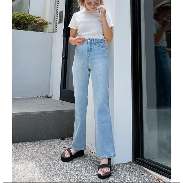 ROYAL PARTY(ロイヤルパーティー)の最終お値下げ！Vicente flare denim レディースのパンツ(デニム/ジーンズ)の商品写真