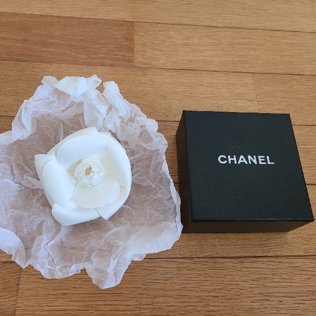 CHANELのコサージュ