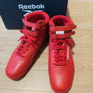 リーボック(Reebok)のレザースニーカー赤 ReebokCLASSIC 小さめ25.0(スニーカー)