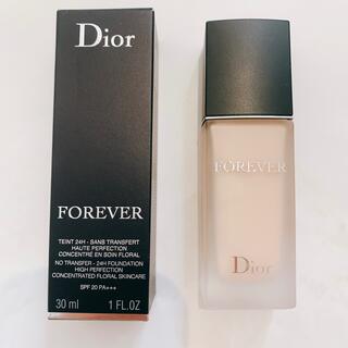 ディオール(Dior)のDior スキンフォーエバーフルイドマットファンデーション　0N(ファンデーション)
