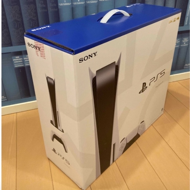 PlayStation(プレイステーション)のPlayStation5(PS5) 本体 CFI-1200A01 【新品未開封】 エンタメ/ホビーのゲームソフト/ゲーム機本体(家庭用ゲーム機本体)の商品写真