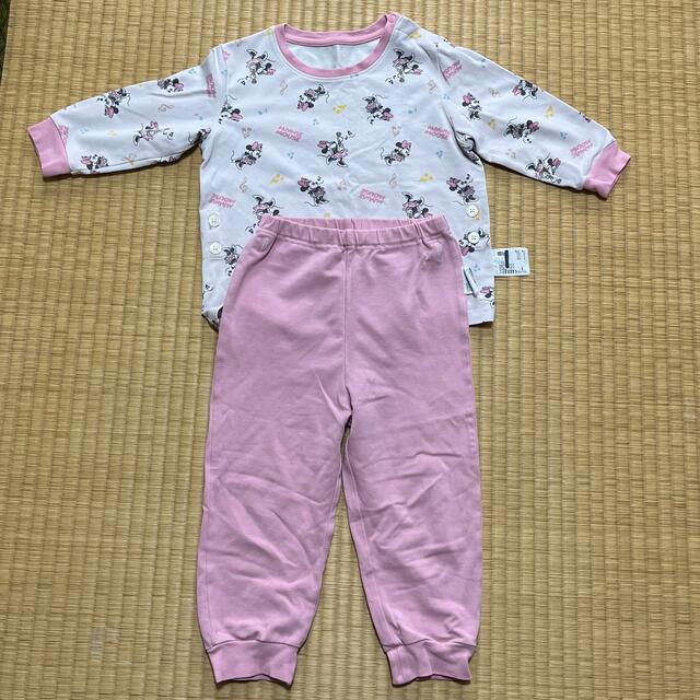 UNIQLO(ユニクロ)のUNIQLO⭐︎ミニーパジャマ キッズ/ベビー/マタニティのキッズ服女の子用(90cm~)(パジャマ)の商品写真