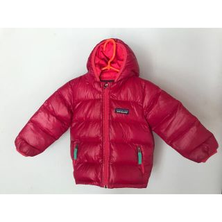 パタゴニア(patagonia)のダウンジャケット6M-12M ピンク(ジャケット/コート)