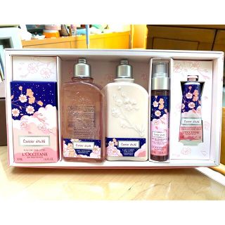 ロクシタン(L'OCCITANE)のサクラサボンシークレットコンプリートとなります。(香水(女性用))