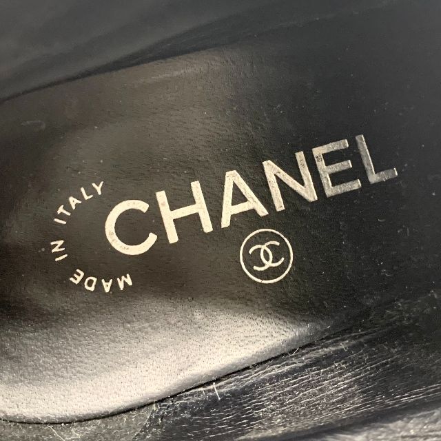 CHANEL(シャネル)の3829 シャネル  チェーン ココマーク レースアップ ショートブーツ レディースの靴/シューズ(ブーツ)の商品写真