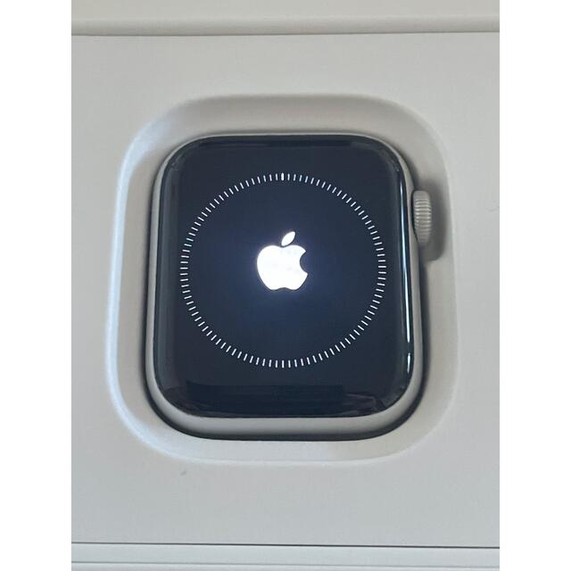 Apple Watch SE GPSモデル 40mm シルバーアルミニウムケース Apple Watch SE GPSモデル 40mm シルバーアルミニウムケース