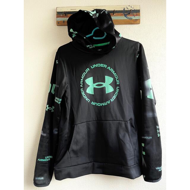 UNDER ARMOUR(アンダーアーマー)のアンダーアーマー パーカー YXL 160cm 裏起毛 キッズ/ベビー/マタニティのキッズ服男の子用(90cm~)(ジャケット/上着)の商品写真