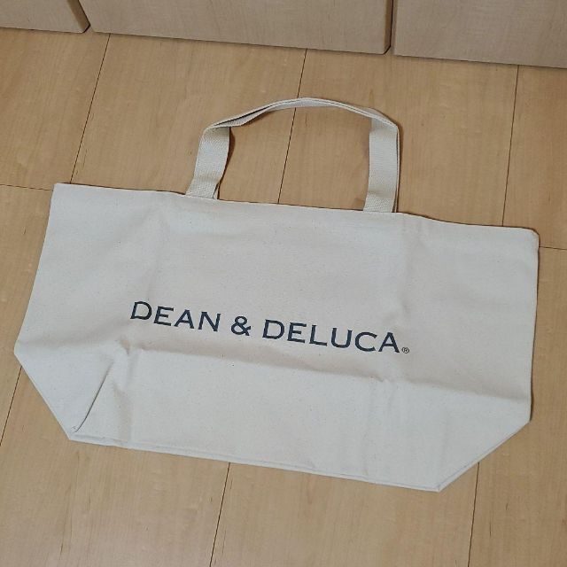 DEAN & DELUCA(ディーンアンドデルーカ)の【新品未使用】DEAN & DELUCAビッグトートバッグ レディースのバッグ(トートバッグ)の商品写真