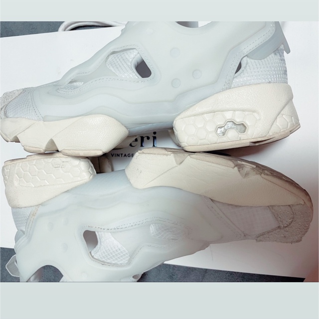 Reebok(リーボック)のリーボック　ポンプフューリー　白　24.5cm レディースの靴/シューズ(スニーカー)の商品写真