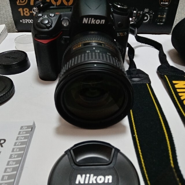 Nikon D7000 18-200 VR2 (レンズプロテクター、Sケース付） スマホ/家電/カメラのカメラ(デジタル一眼)の商品写真