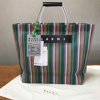 マルニ(Marni)の新品　marni マルニフラワーカフェ　ストライプバッグ　グリーン　阪急　かご(かごバッグ/ストローバッグ)