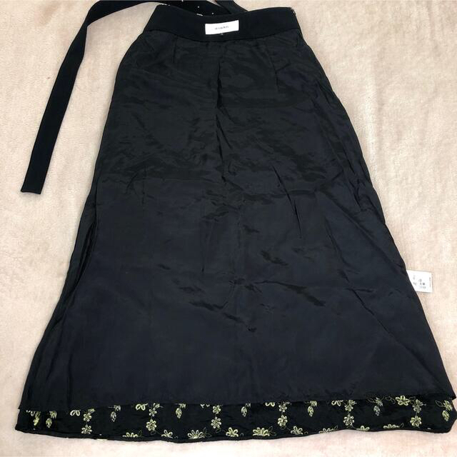 LE CIEL BLEU(ルシェルブルー)のルシェルブルー　花柄刺繍スカート レディースのスカート(ロングスカート)の商品写真