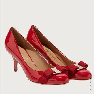 サルヴァトーレフェラガモ(Salvatore Ferragamo)の【新品未使用】Salvatore Ferragamo ヴァラ パンプス(ハイヒール/パンプス)