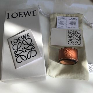 ロエベ(LOEWE)のLOEWE スラップブレスレット スモール タン(ブレスレット/バングル)