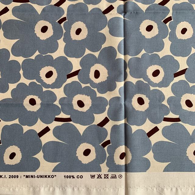 marimekko(マリメッコ)のmarimekko マリメッコ  ミニウニッコ　ブルーグレー　  72×50 ハンドメイドの素材/材料(生地/糸)の商品写真