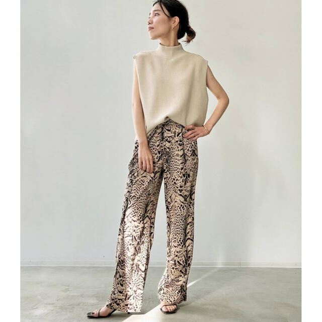 L'Appartement DEUXIEME CLASSE(アパルトモンドゥーズィエムクラス)のお取り置き中◆Leopard Relaxed Pants 34 レディースのパンツ(カジュアルパンツ)の商品写真