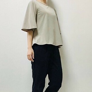 新品★UNIQLO クレープジャージーTシャツ(Tシャツ(半袖/袖なし))