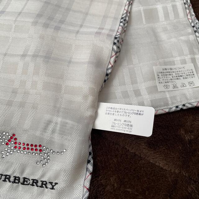 BURBERRY(バーバリー)の⭐️再値下げ⭐️新品⭐️バーバリー　ハンカチ　シルク混合　ミニスカーフ レディースのファッション小物(ハンカチ)の商品写真