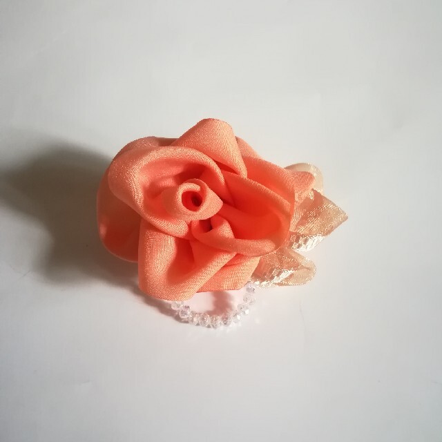 ラッピング無料☆華やかリボンの薔薇 2wayコサージュ オレンジ コーラルピンク ハンドメイドのアクセサリー(コサージュ/ブローチ)の商品写真