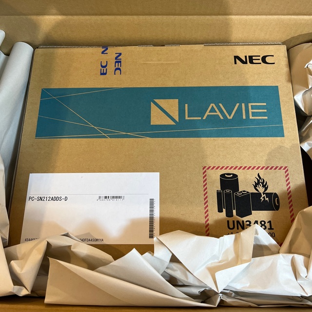 セール 登場から人気沸騰 NEC office付】未開封・新品 NEC 大型15.6型