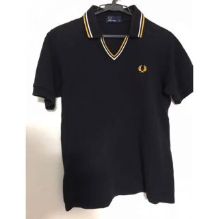 フレッドペリー(FRED PERRY)のフレッドペリー  Vネックポロシャツ　ブラック M(ポロシャツ)