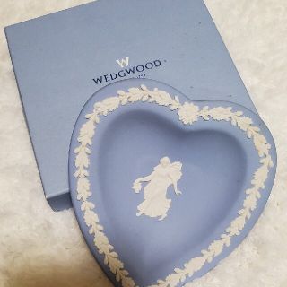 ウェッジウッド(WEDGWOOD)の●WEDGWOOD●ハート型プレート●未使用品●(小物入れ)