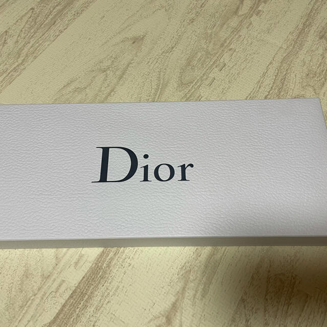 Dior(ディオール)のDIOR  （Miss Dior センス） エンタメ/ホビーの声優グッズ(うちわ)の商品写真