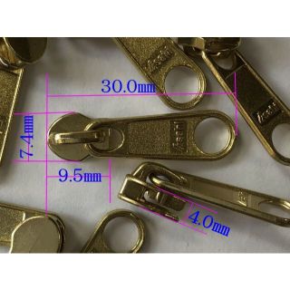【ファスナー №06 チャックヘッド（9.5㎜×7.4㎜）】10個 ゴールド(各種パーツ)