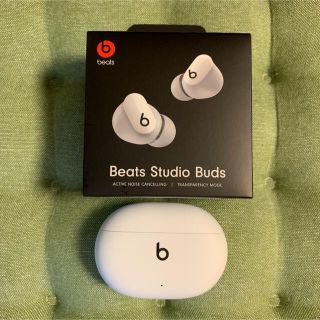 ビーツバイドクタードレ(Beats by Dr Dre)のApple Beats Studio Buds ワイヤレスノイズキャンセリング…(ヘッドフォン/イヤフォン)