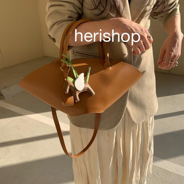 1 しっとり 羊皮 馬 ポニー ペガサス ロデオ 羽付き キーホルダー チャーム ハンドメイドのファッション小物(バッグチャーム)の商品写真