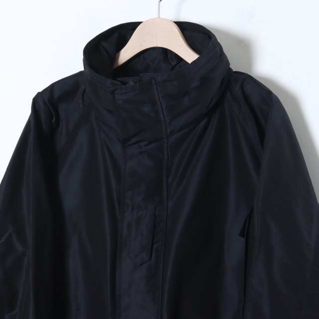 COMOLI(コモリ)のcomoli コットンシルクミリタリーパーカー メンズのジャケット/アウター(ナイロンジャケット)の商品写真