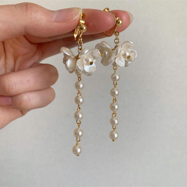 ZARA(ザラ)のフラワー パール ゴールド ハンドメイド ピアス/イヤリング ハンドメイドのアクセサリー(ピアス)の商品写真