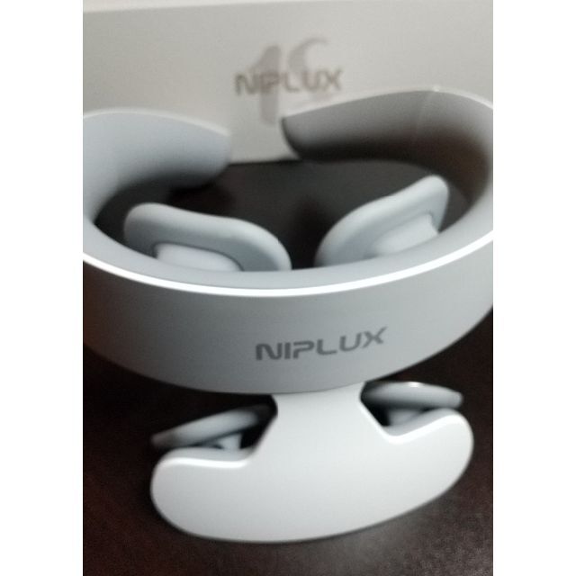 NIPLUX  NECK RELAX 1S ホワイト スマホ/家電/カメラの美容/健康(マッサージ機)の商品写真