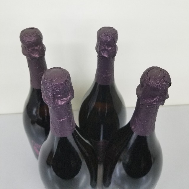 Dom Pérignon(ドンペリニヨン)の新品未開封品‼️ 4本セット ドンペリニヨン ロゼ ヴィンテージ 2008 食品/飲料/酒の酒(シャンパン/スパークリングワイン)の商品写真