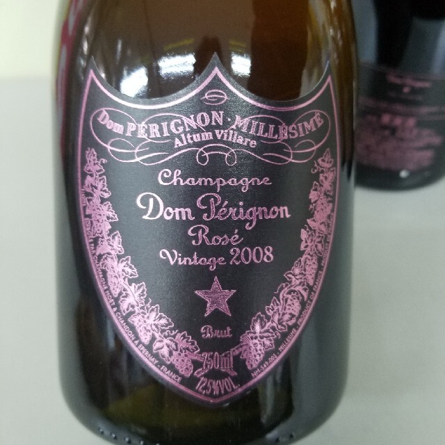 Dom Pérignon(ドンペリニヨン)の新品未開封品‼️ 4本セット ドンペリニヨン ロゼ ヴィンテージ 2008 食品/飲料/酒の酒(シャンパン/スパークリングワイン)の商品写真